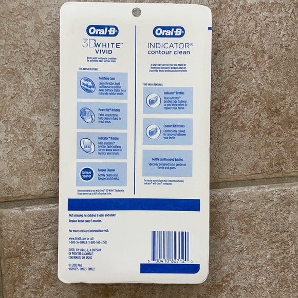 Oral-B Toothbrush Indicator Contour Clean + 3D White Vivid Value Pack - Picture 10 of 12
